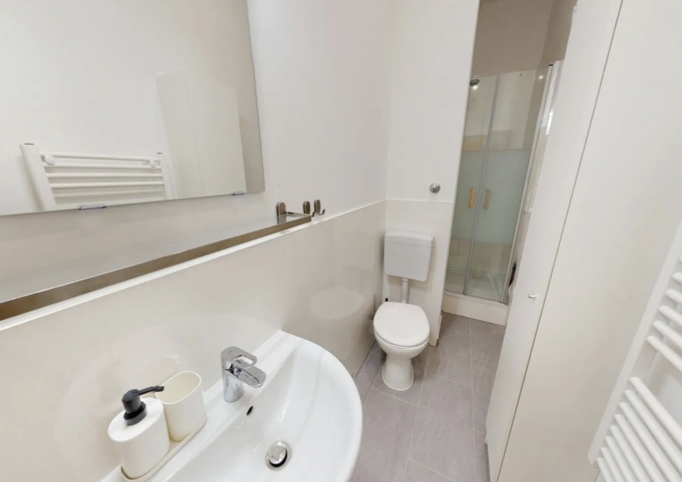 2-room apartment in Berlin, Kaiserin-Augusta-Straße - image 5