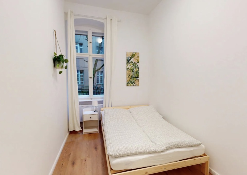 2-room apartment in Berlin, Kaiserin-Augusta-Straße - image 4