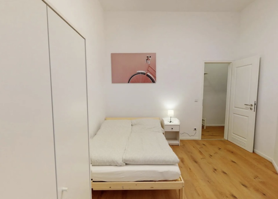 2-room apartment in Berlin, Kaiserin-Augusta-Straße - image 1